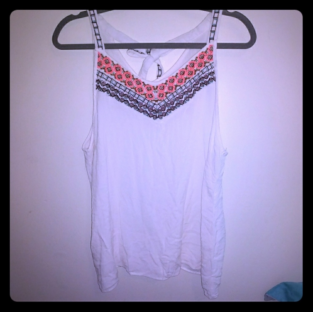Maurices embroidered tank 1X
